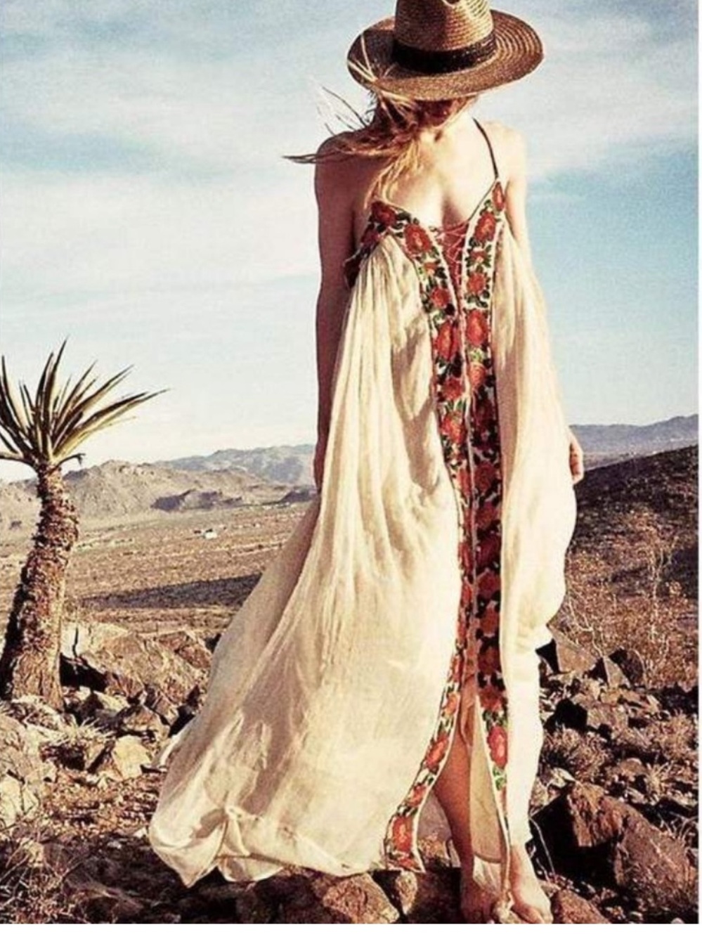 Mo Huan Yi Chu boho embroidered maxi dress - Picture 6 of 13